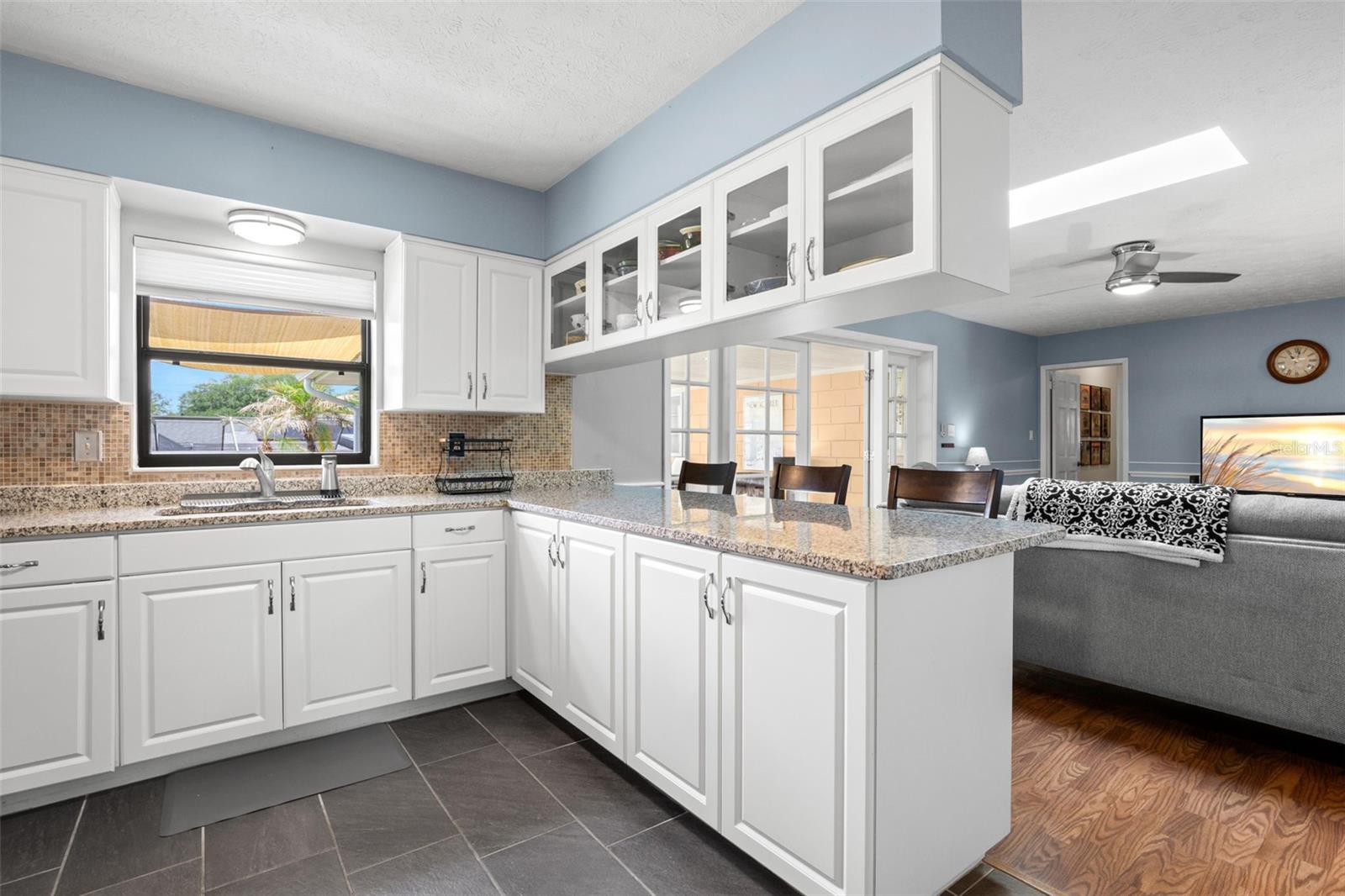 Image 16 of 56 For 2218 Tanglewood Way