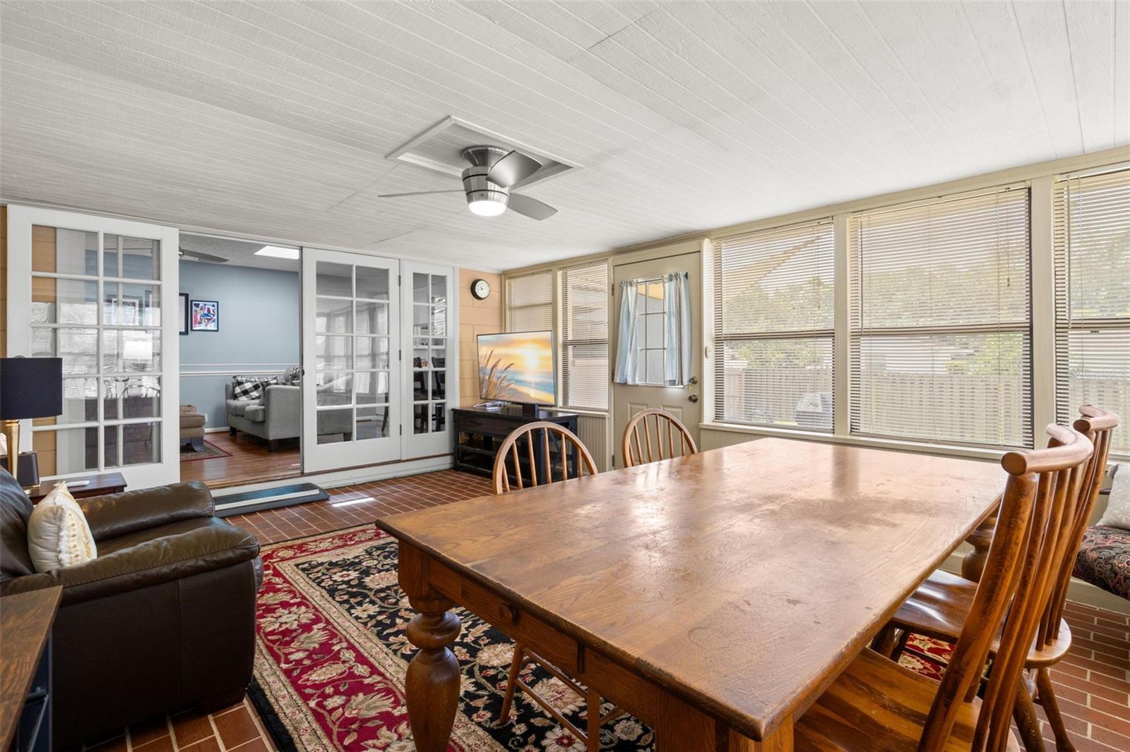 Image 20 of 56 For 2218 Tanglewood Way
