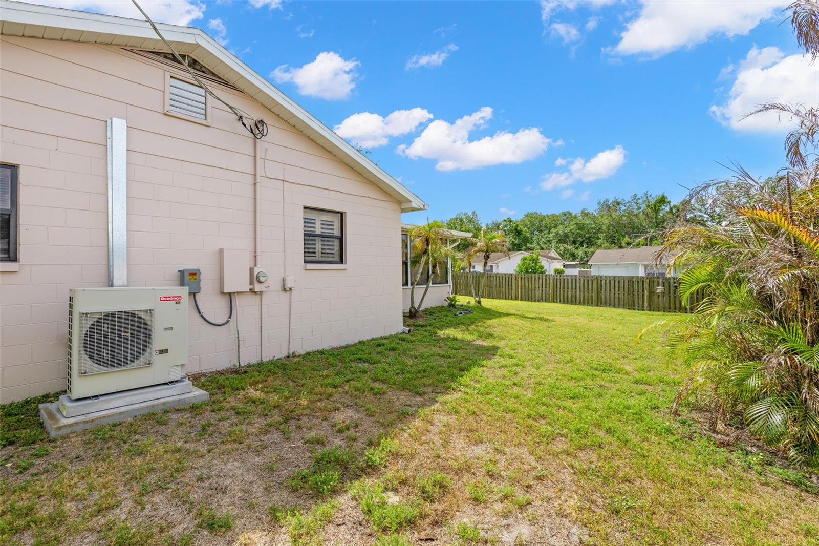 Image 22 of 56 For 2218 Tanglewood Way
