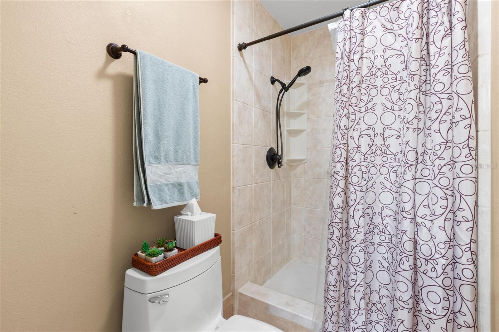 Image 28 of 56 For 2218 Tanglewood Way