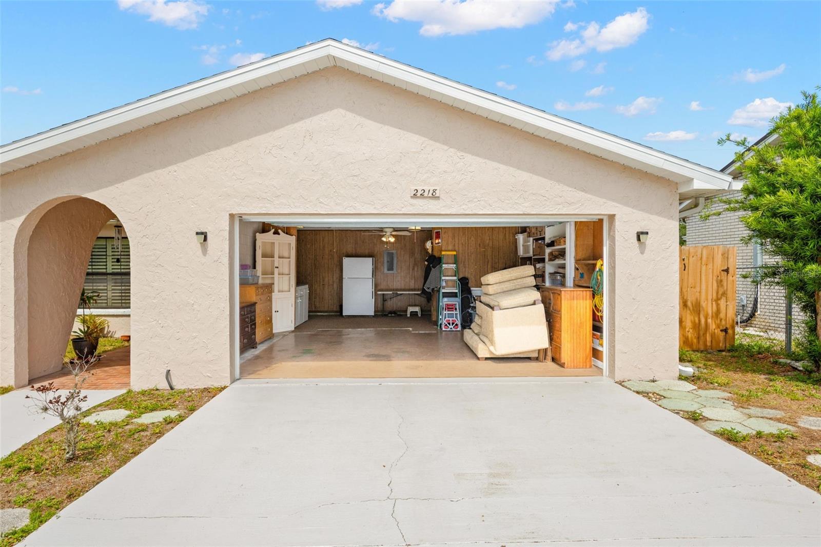 Image 43 of 56 For 2218 Tanglewood Way