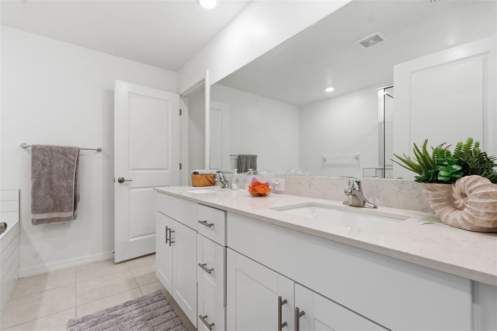 Image 15 of 59 For 6010 Shiner Street