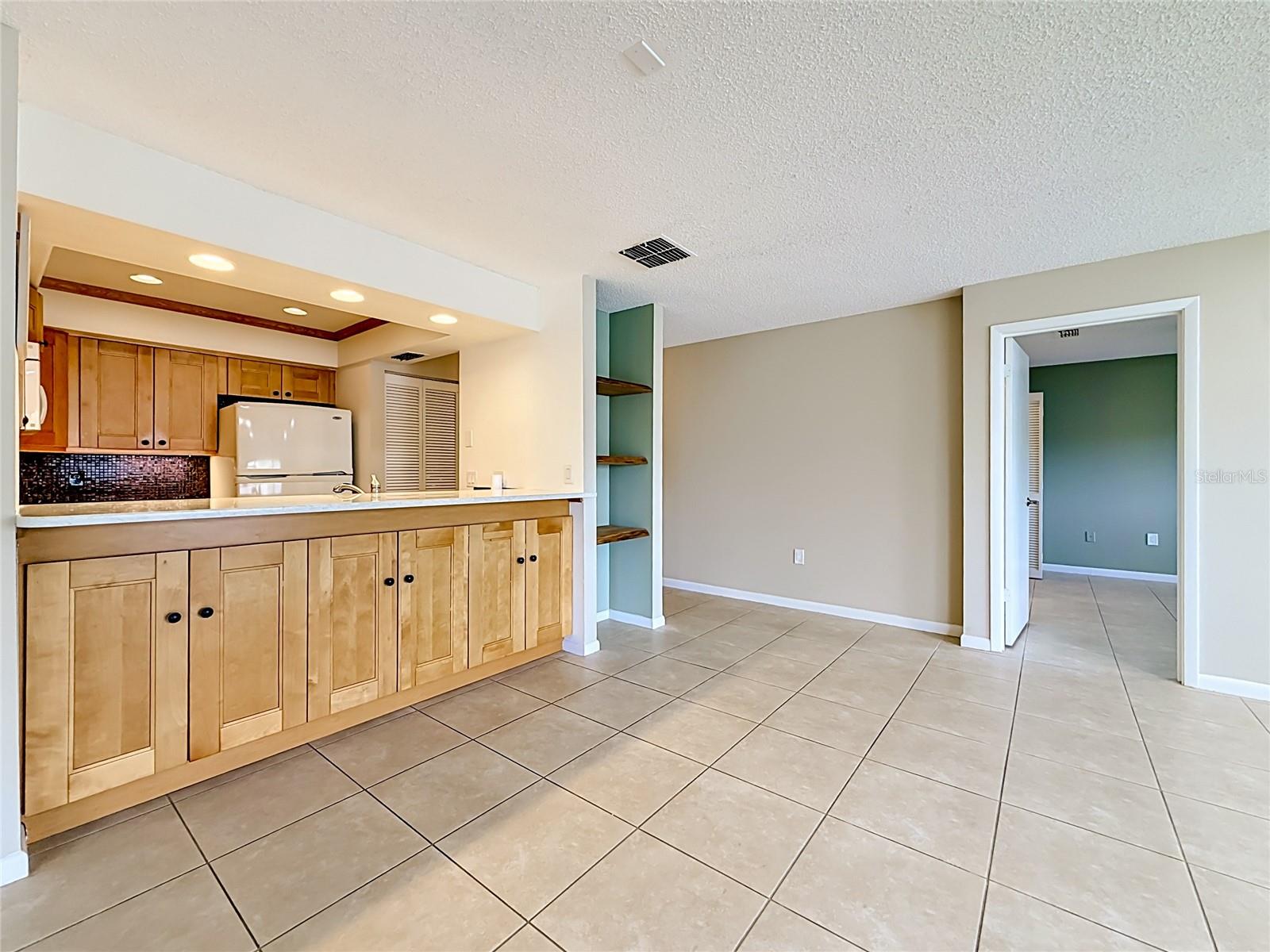 Image 13 of 43 For 2733 Countryside Boulevard 105