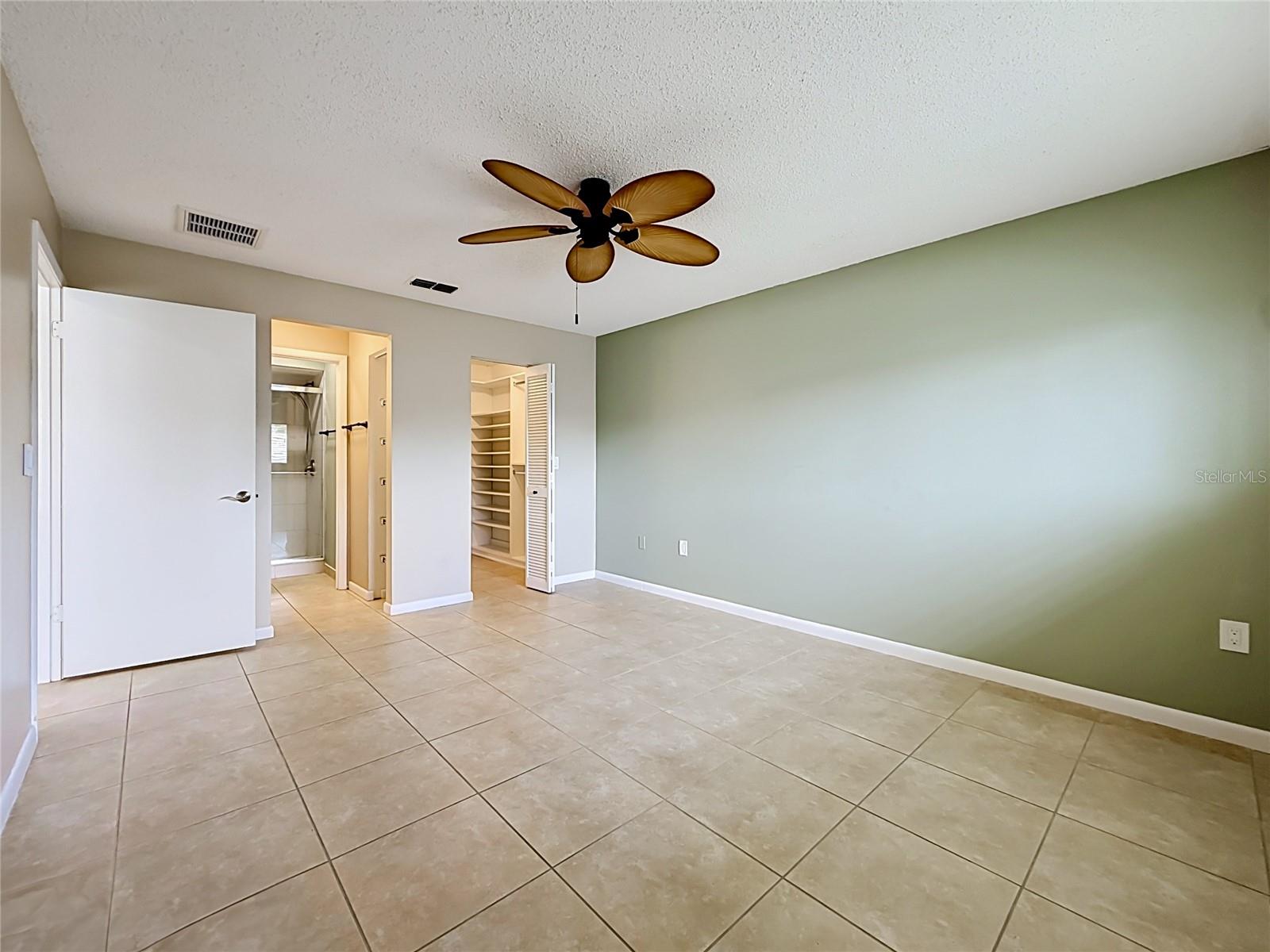 Image 19 of 43 For 2733 Countryside Boulevard 105