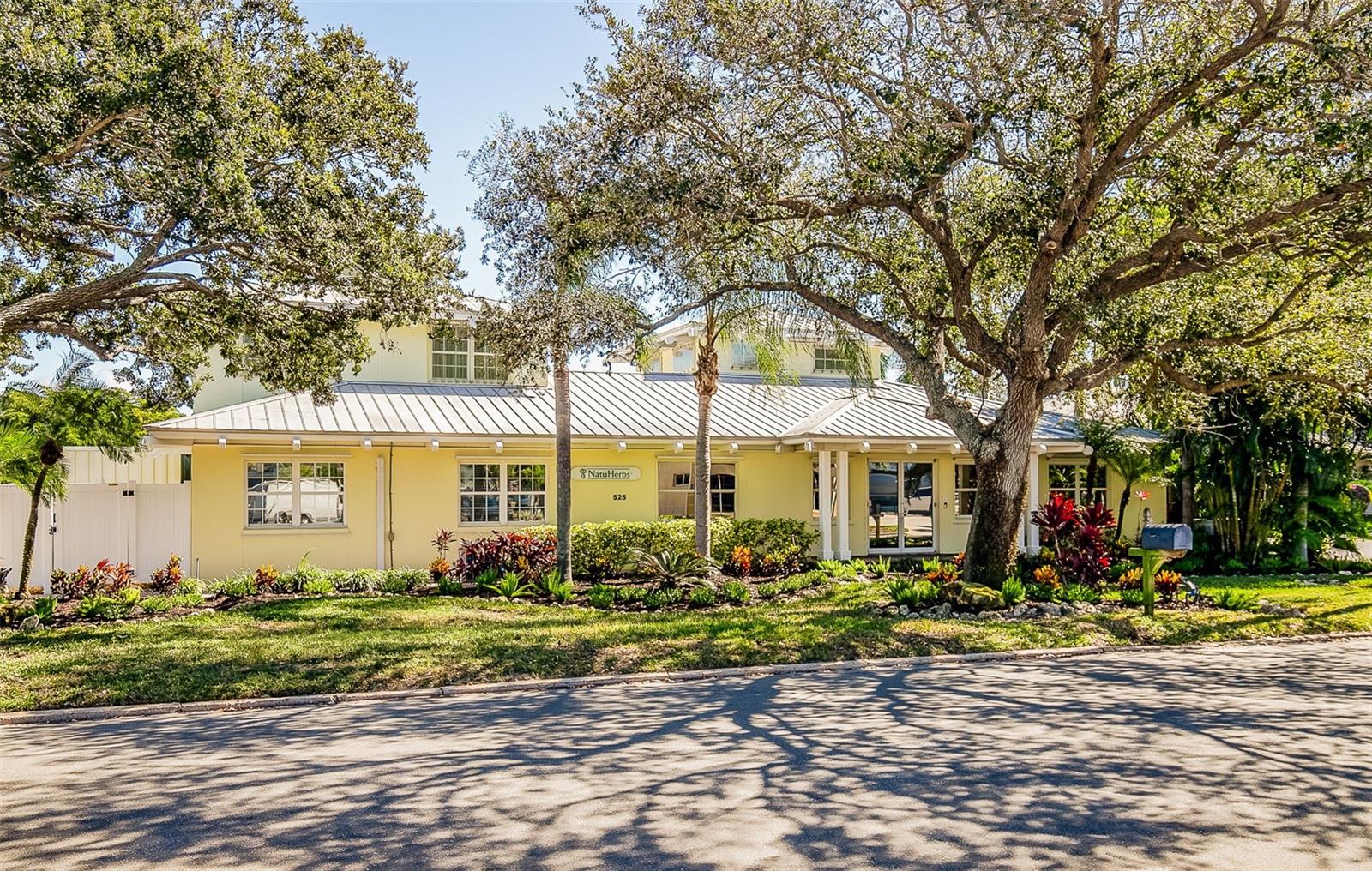 Image 15 of 69 For 525 8th Street W