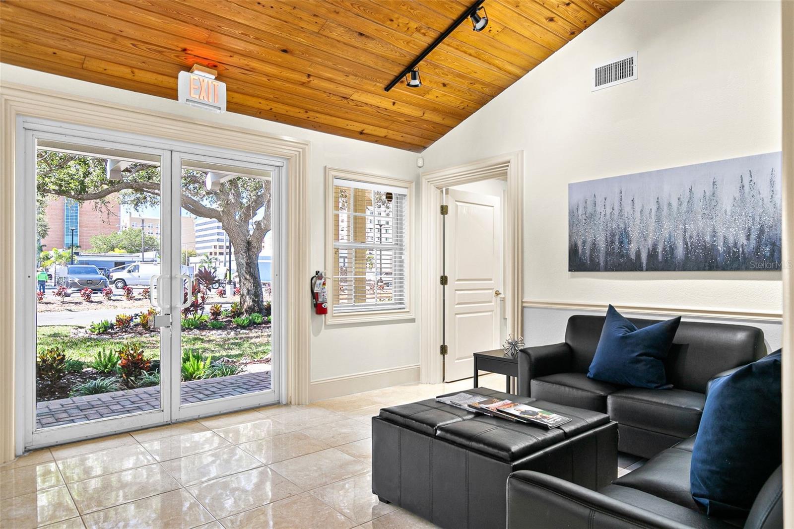 Image 19 of 69 For 525 8th Street W
