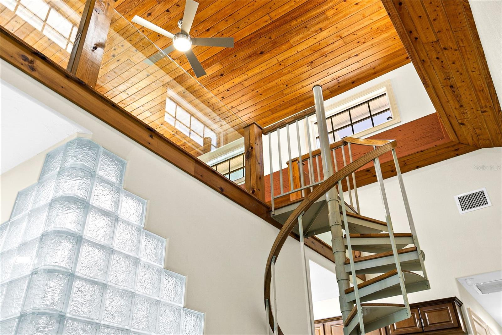 Image 24 of 69 For 525 8th Street W