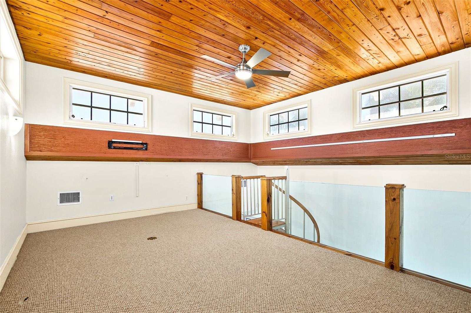 Image 25 of 69 For 525 8th Street W