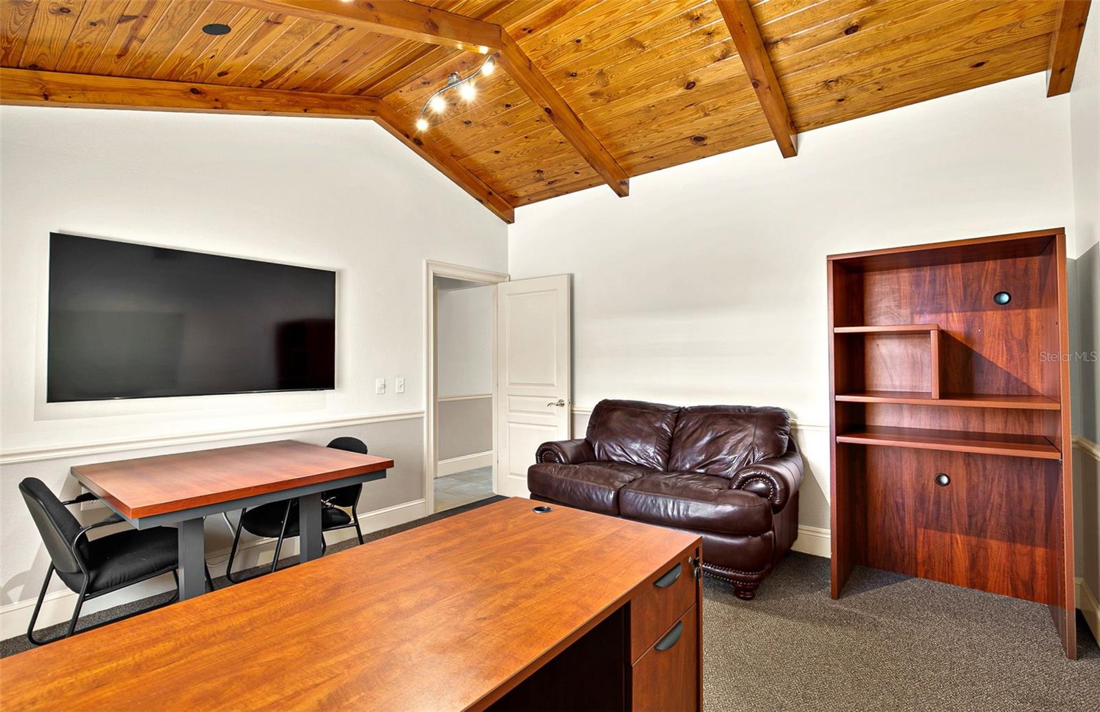 Image 36 of 69 For 525 8th Street W