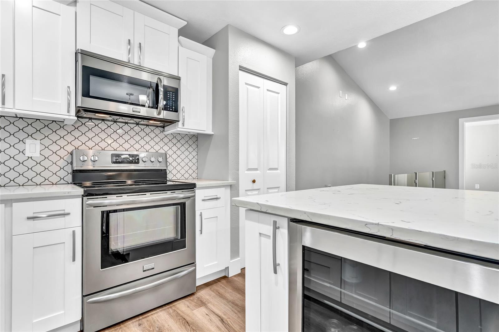 Image 10 of 39 For 5684 Baywater Drive