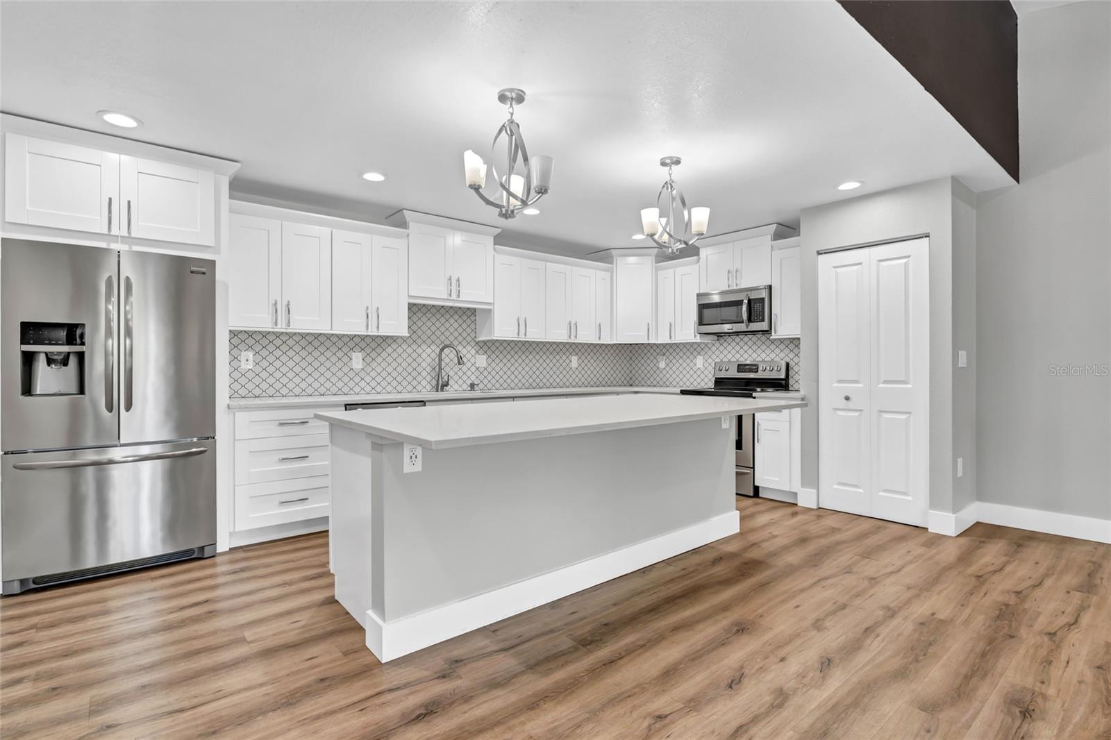 Image 9 of 39 For 5684 Baywater Drive