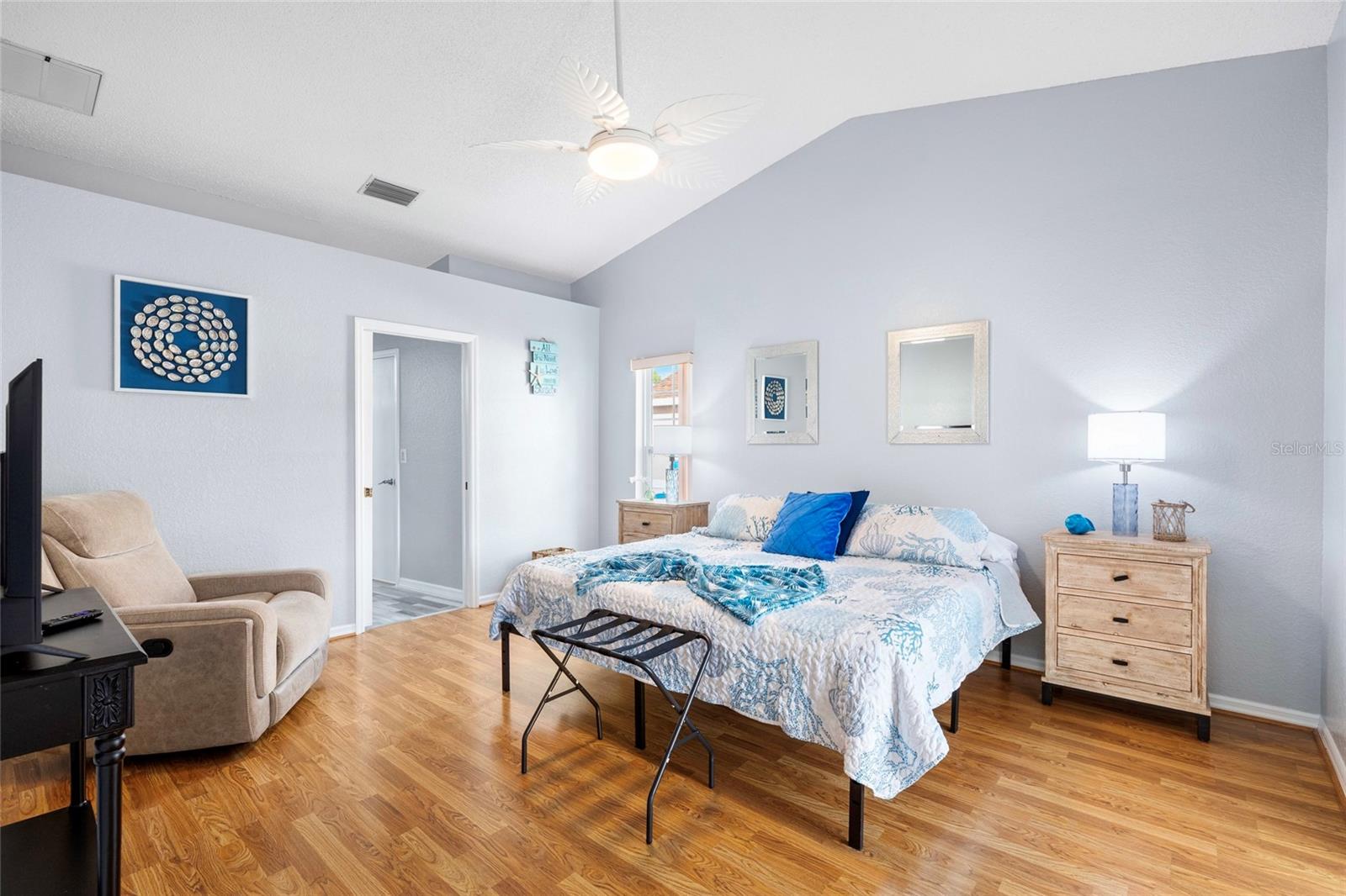 Image 13 of 32 For 11263 Murraysville Drive