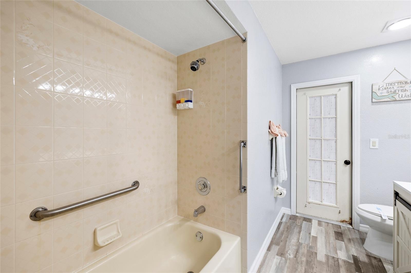 Image 21 of 32 For 11263 Murraysville Drive