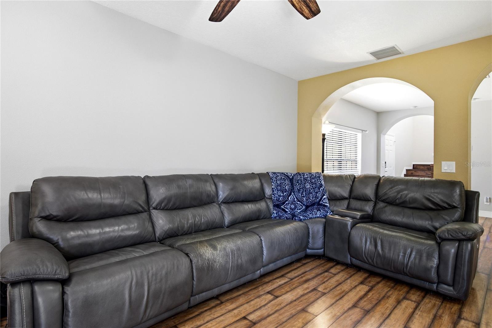 Image 11 of 37 For 1033 Blackwater Drive
