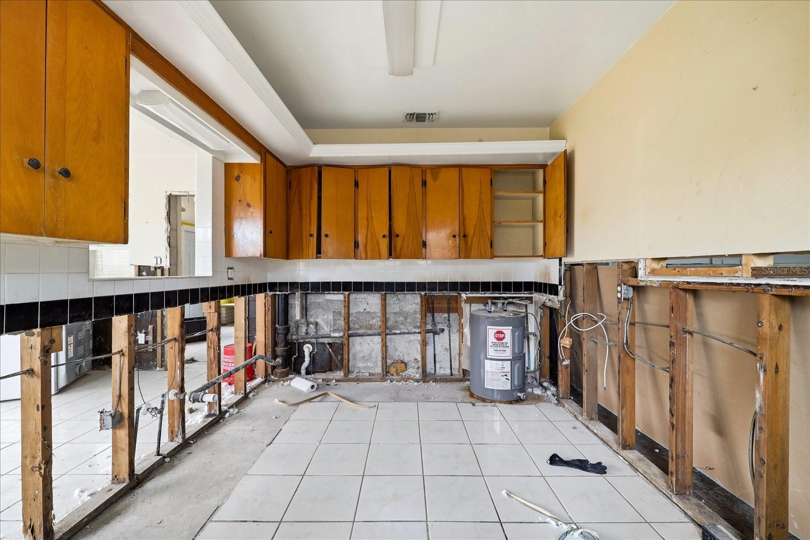 Image 6 of 30 For 451 Virginia Avenue