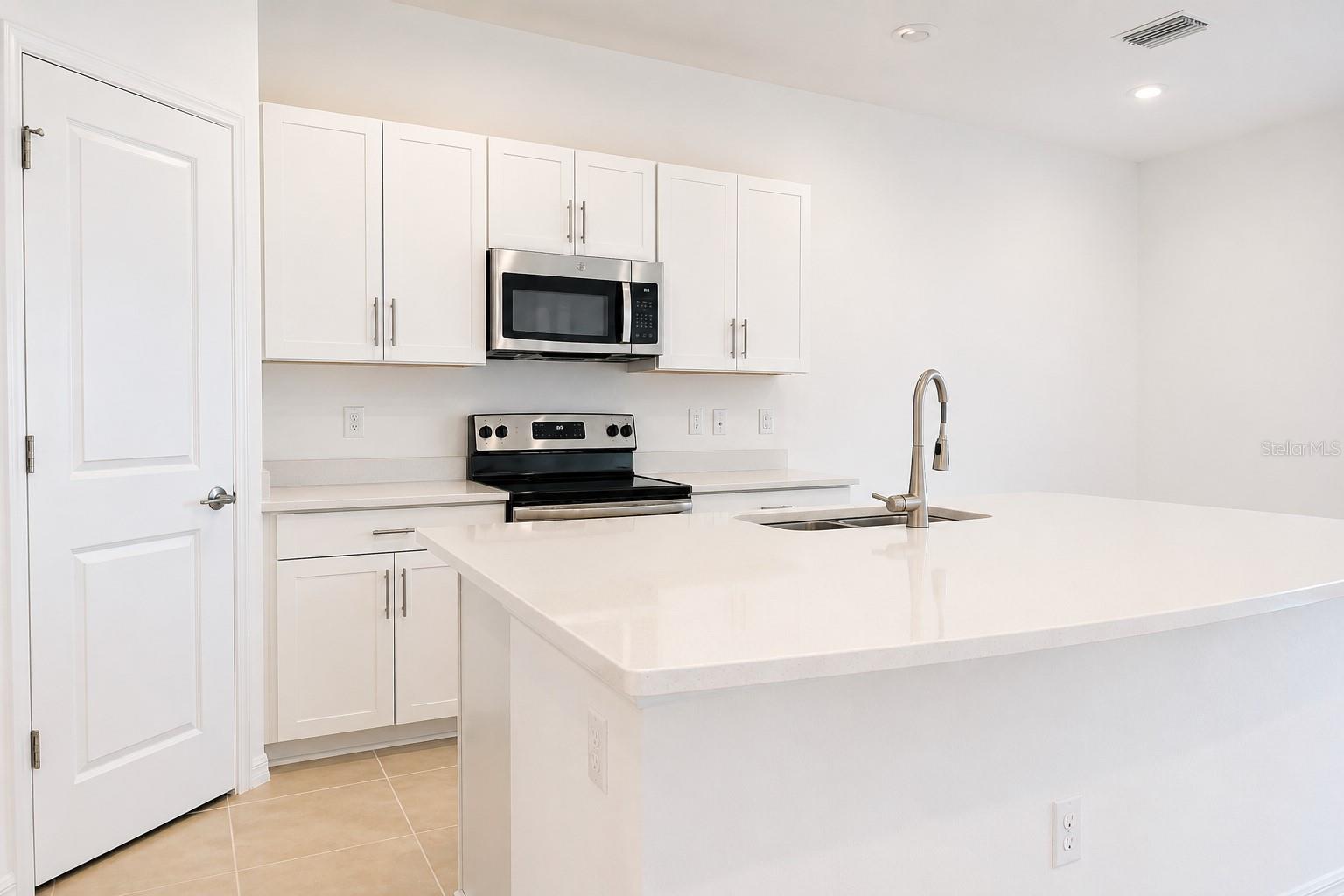 Image 3 of 23 For 2450 Paravane Way