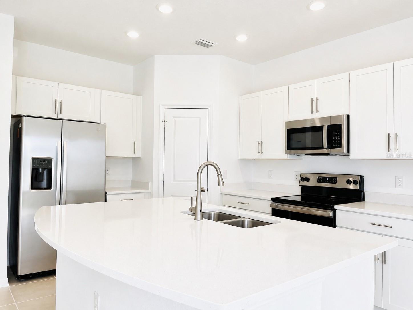 Image 4 of 23 For 2450 Paravane Way