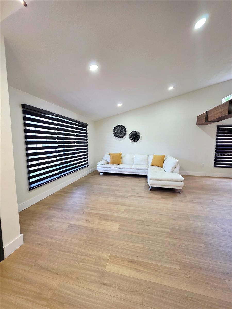 Image 11 of 81 For 2796 Challenger Drive