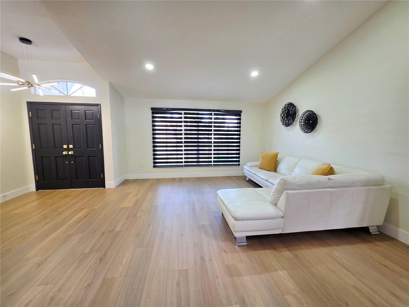 Image 20 of 81 For 2796 Challenger Drive