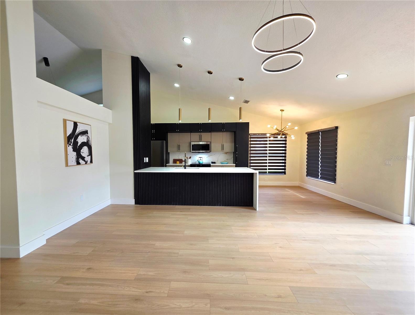 Image 26 of 81 For 2796 Challenger Drive