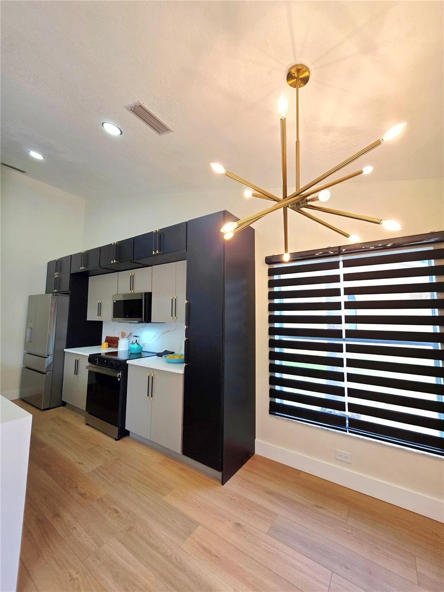 Image 28 of 81 For 2796 Challenger Drive