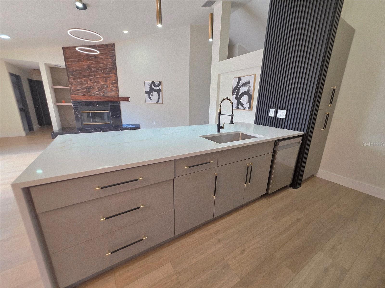 Image 31 of 81 For 2796 Challenger Drive