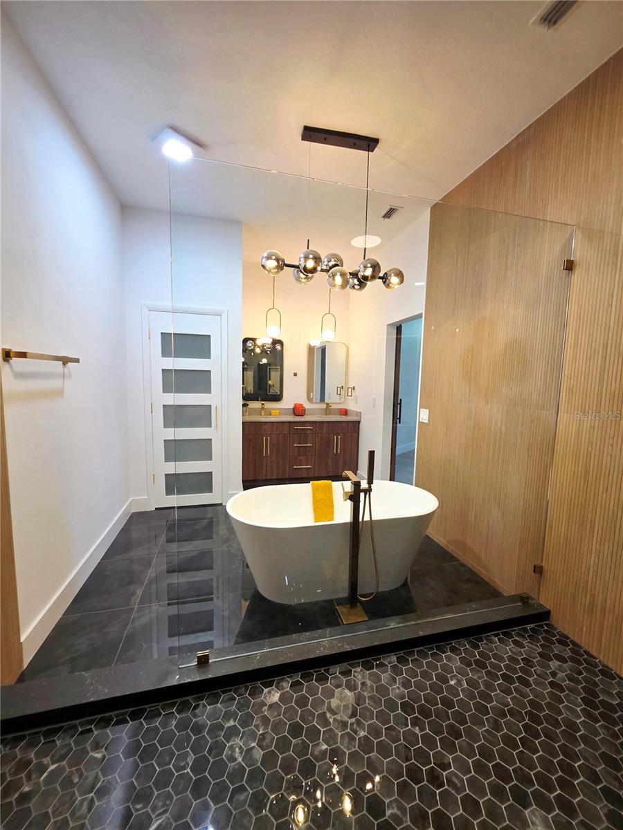 Image 62 of 81 For 2796 Challenger Drive