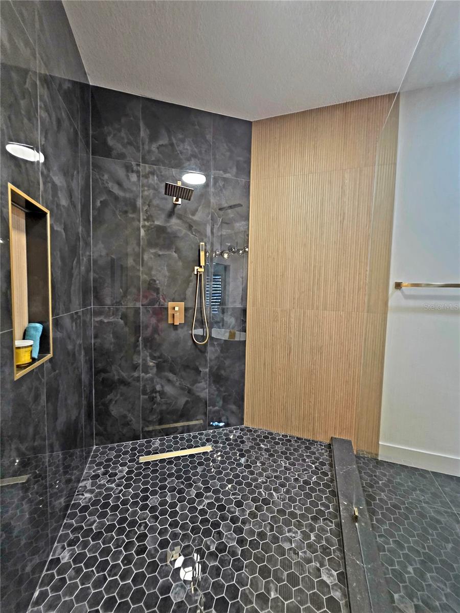 Image 65 of 81 For 2796 Challenger Drive