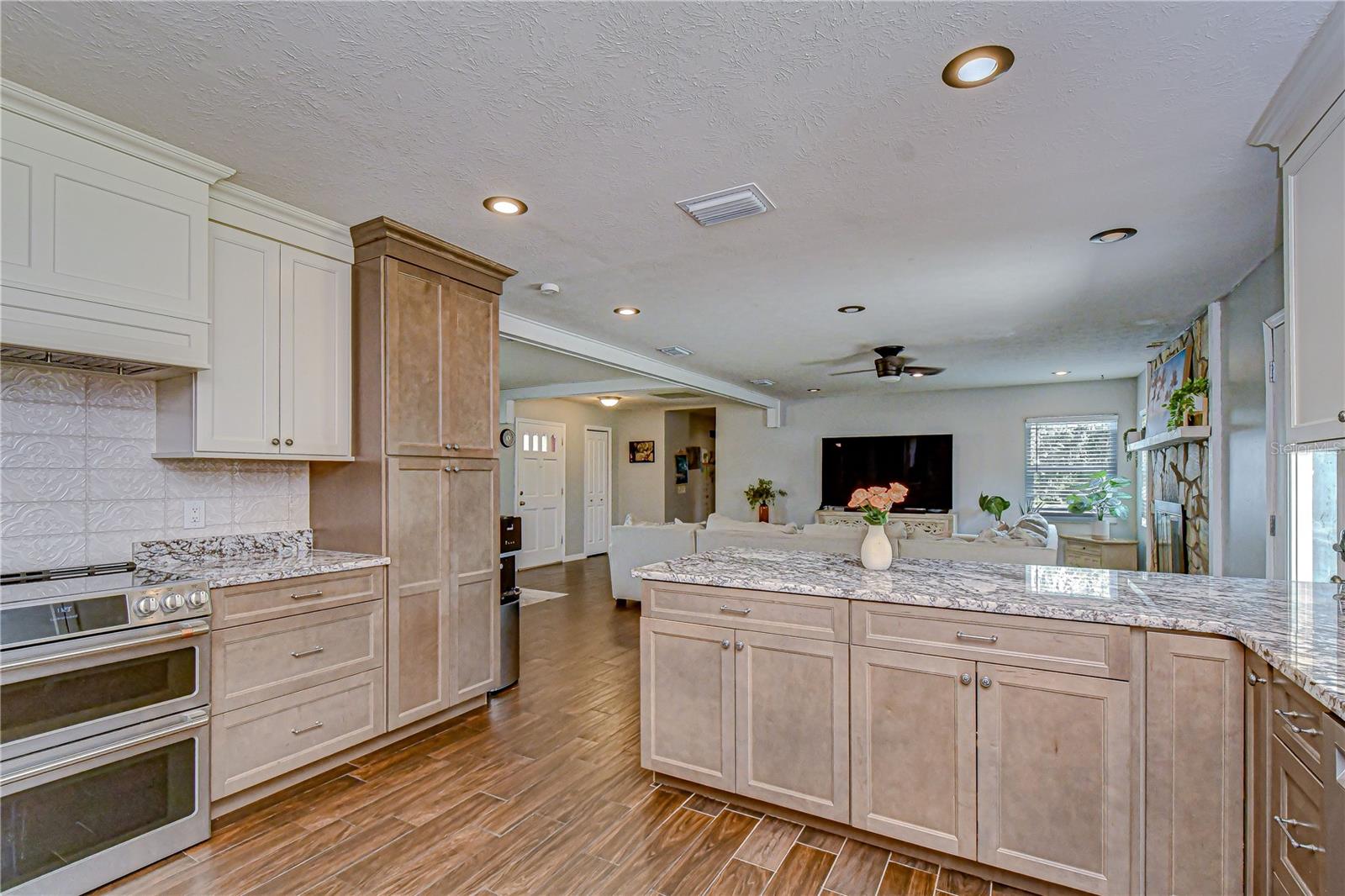 Image 17 of 32 For 1419 Seffner Valrico Road