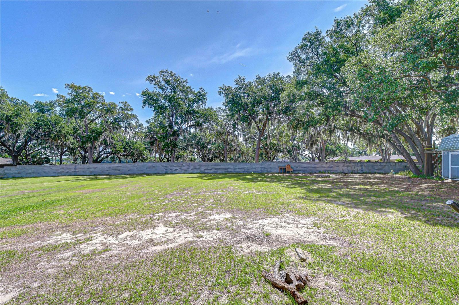 Image 4 of 32 For 1419 Seffner Valrico Road