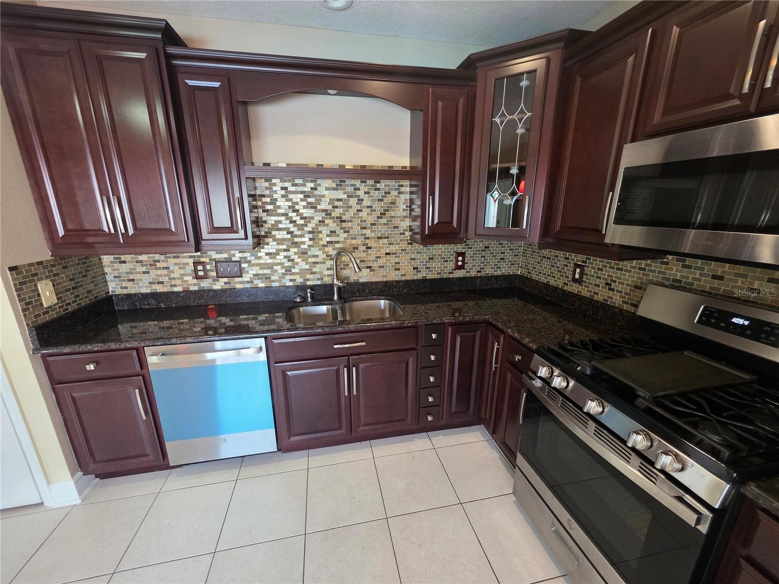 Image 4 of 26 For 1690 Meadow Oak Lane