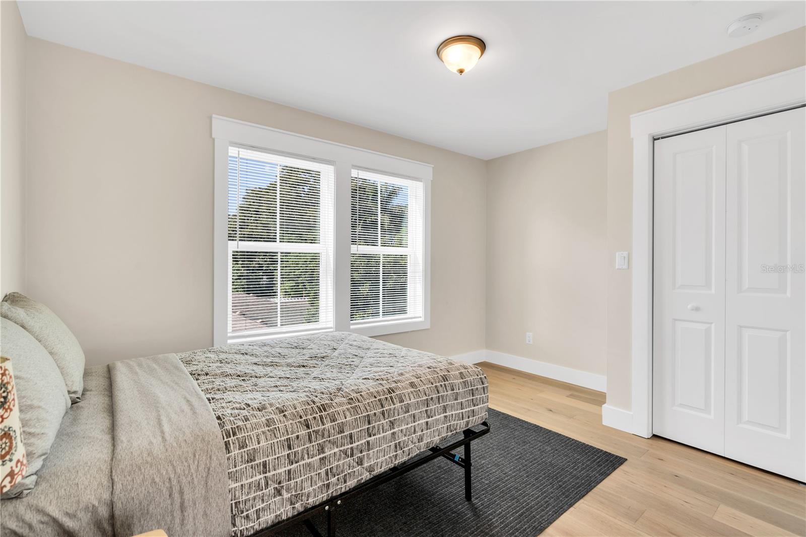 Image 19 of 30 For 340 6th Street E