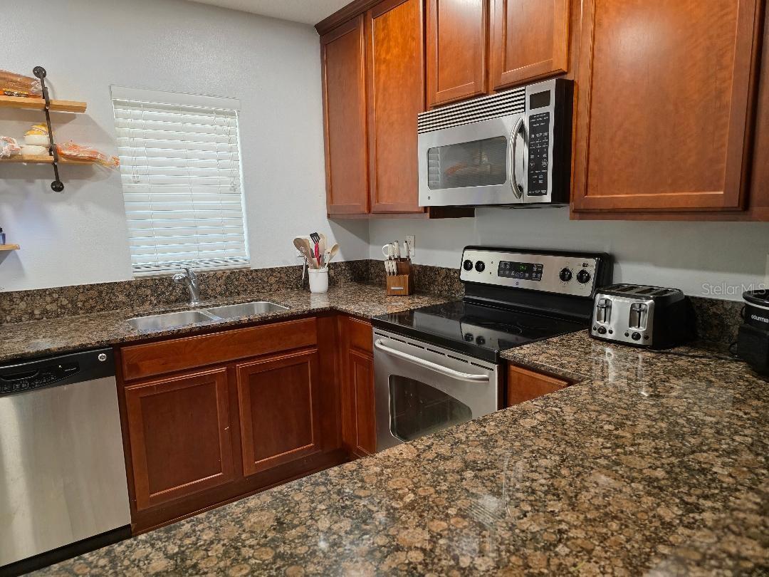 Image 3 of 17 For 37613 Aaralyn Road