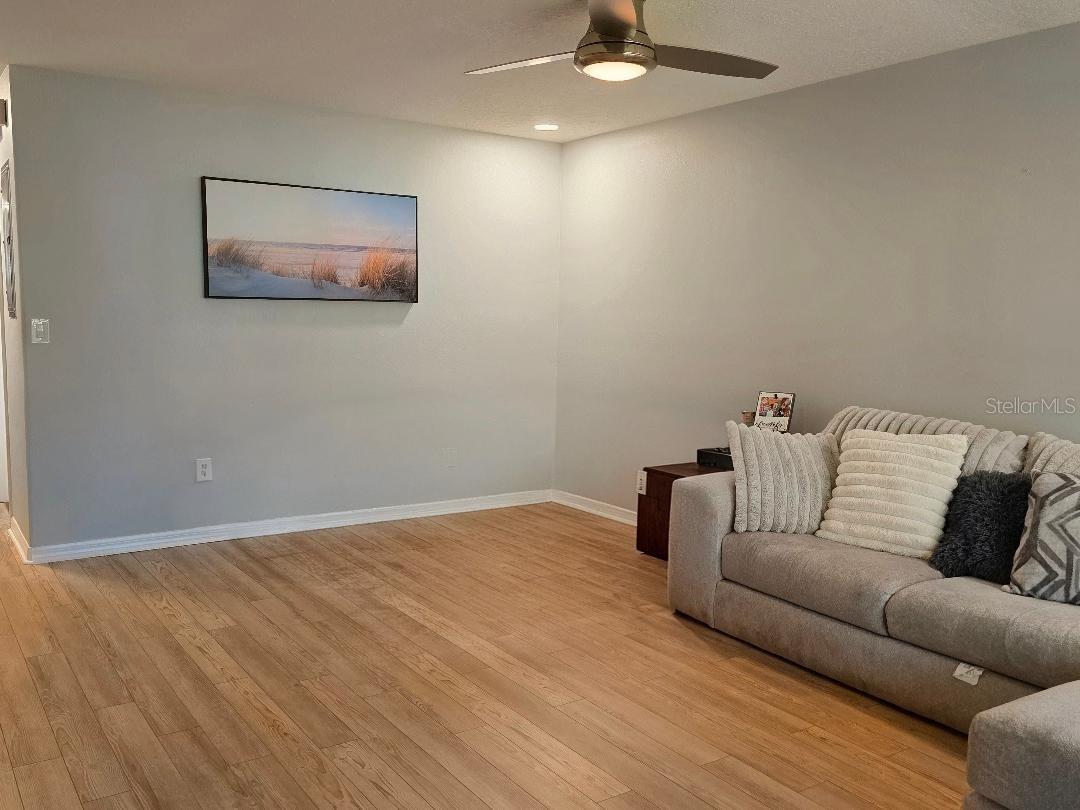 Image 4 of 17 For 37613 Aaralyn Road