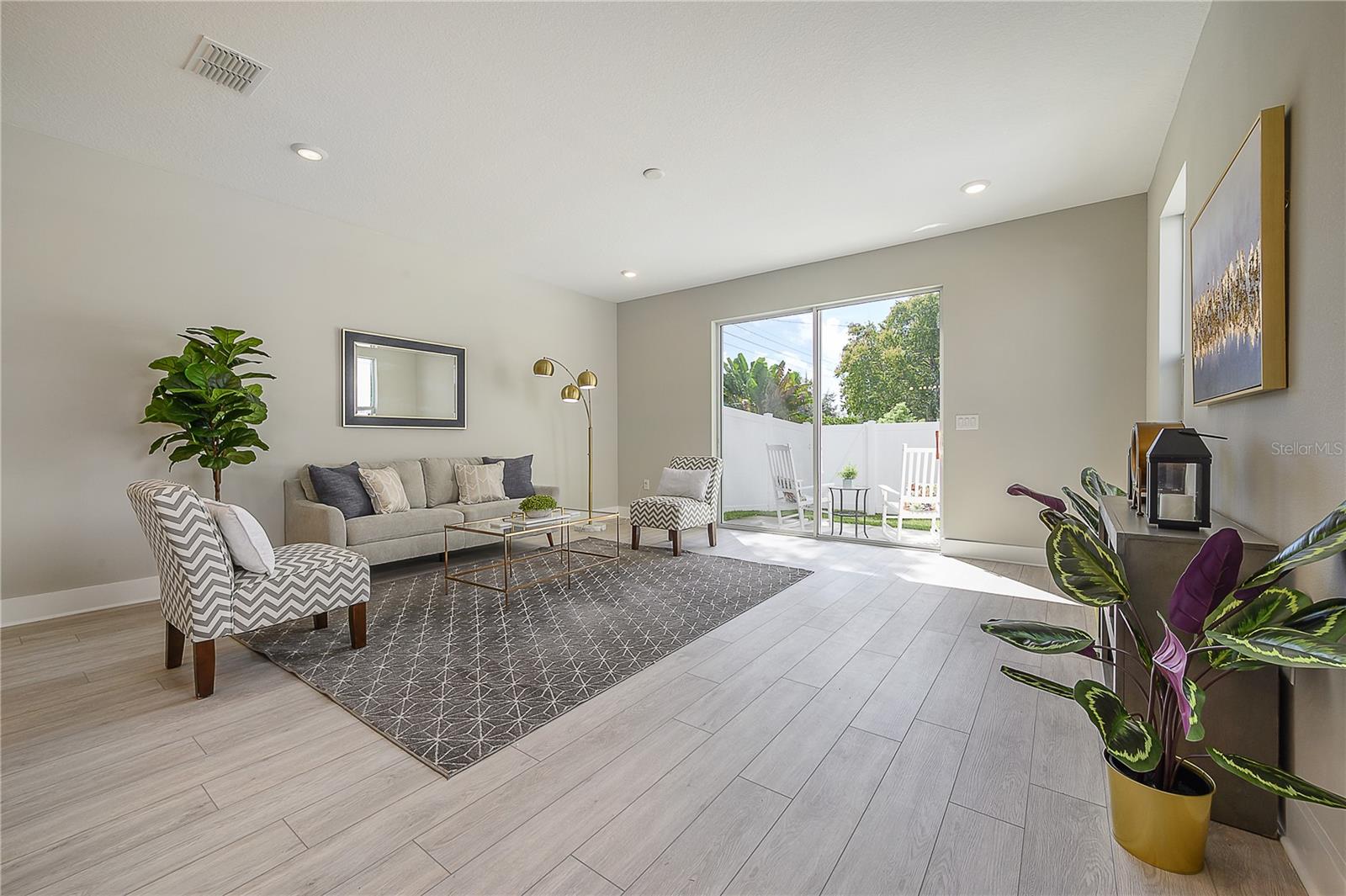 Image 21 of 51 For 4402 Gray Street 1