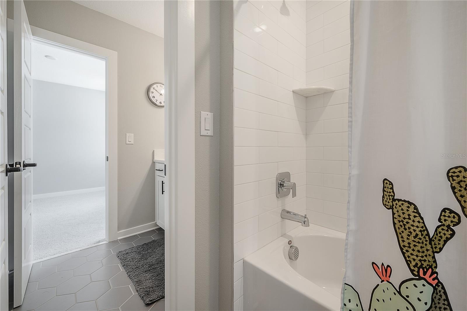 Image 33 of 51 For 4402 Gray Street 1