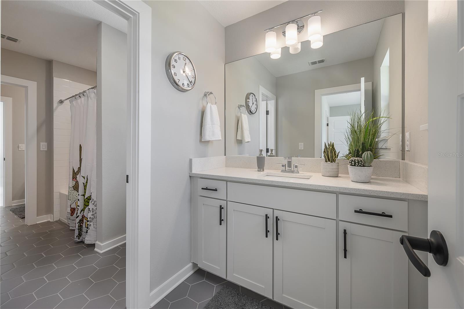Image 34 of 51 For 4402 Gray Street 1