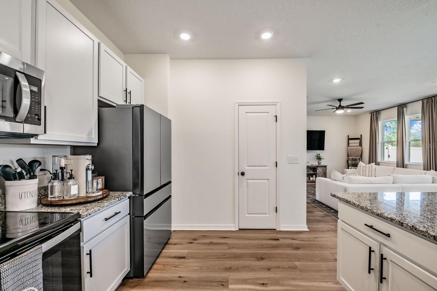 Image 16 of 34 For 37668 Yukon Drive