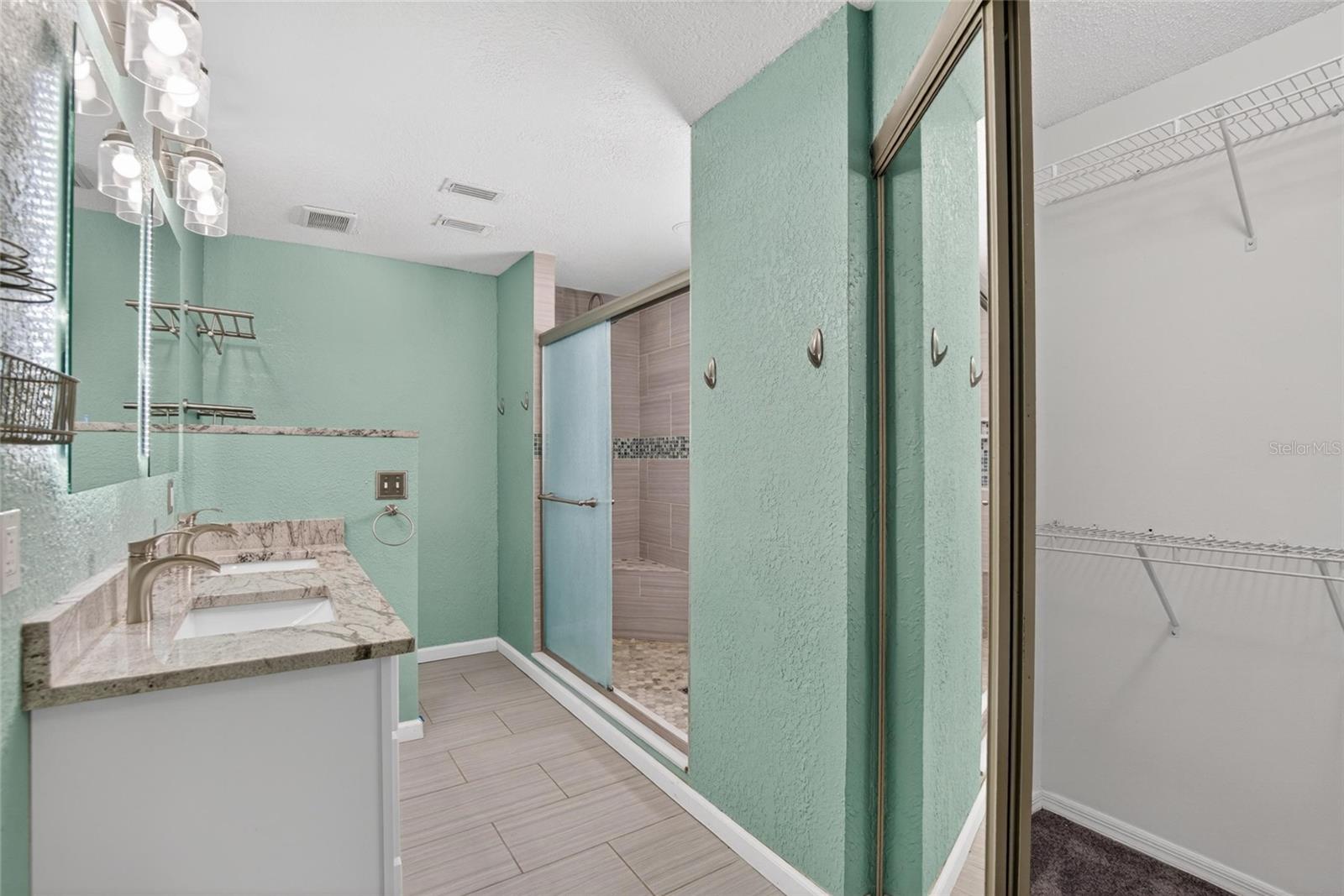 Image 17 of 41 For 305 Sand Ridge Drive