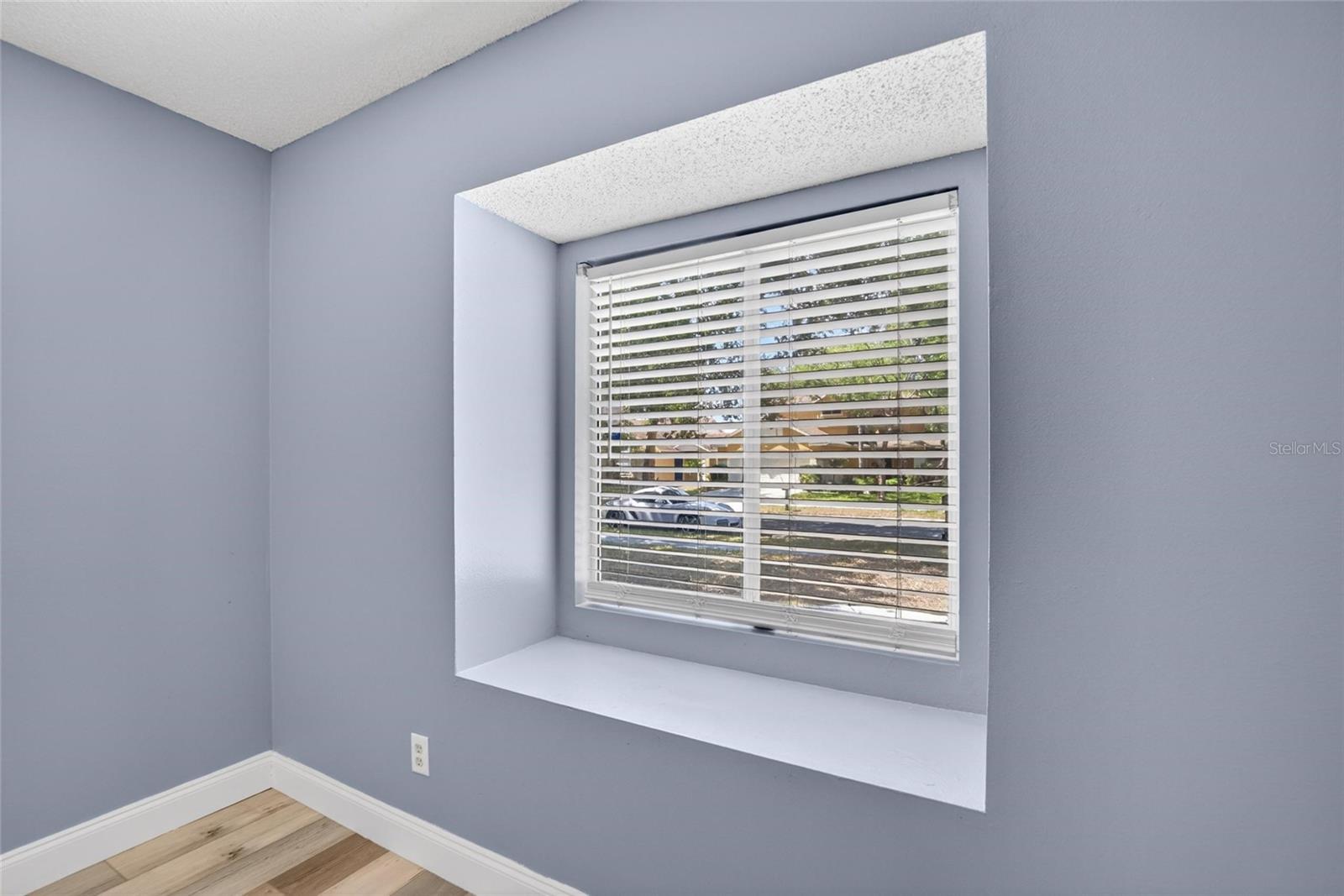 Image 24 of 41 For 305 Sand Ridge Drive
