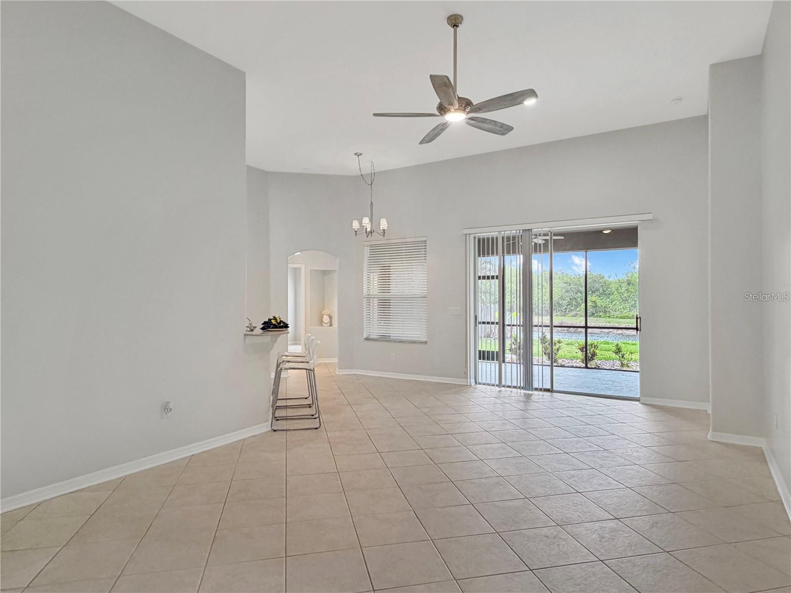 Image 7 of 16 For 6817 Cromwell Garden Dr