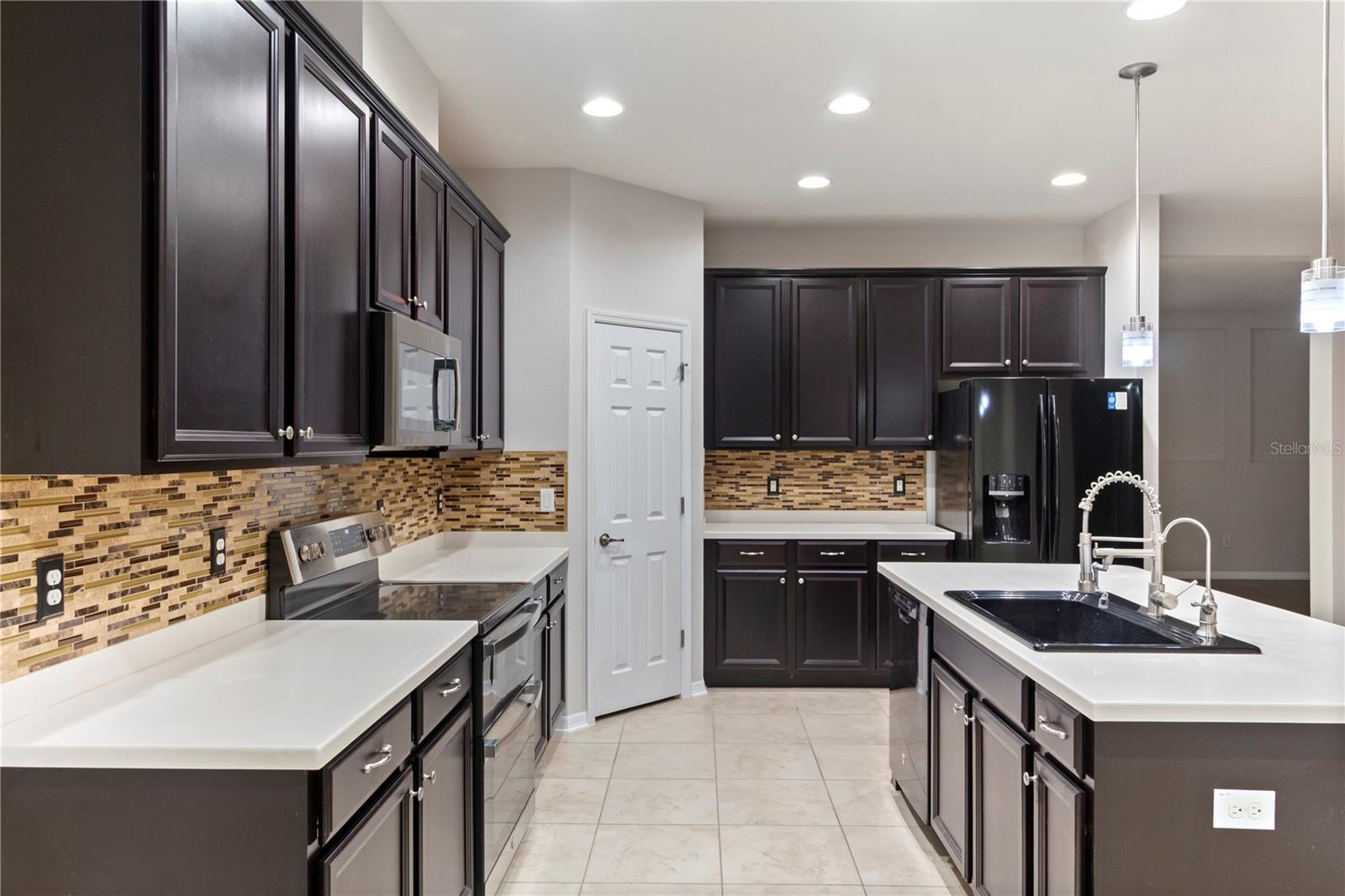 Image 9 of 34 For 6936 Rocky Canyon Way