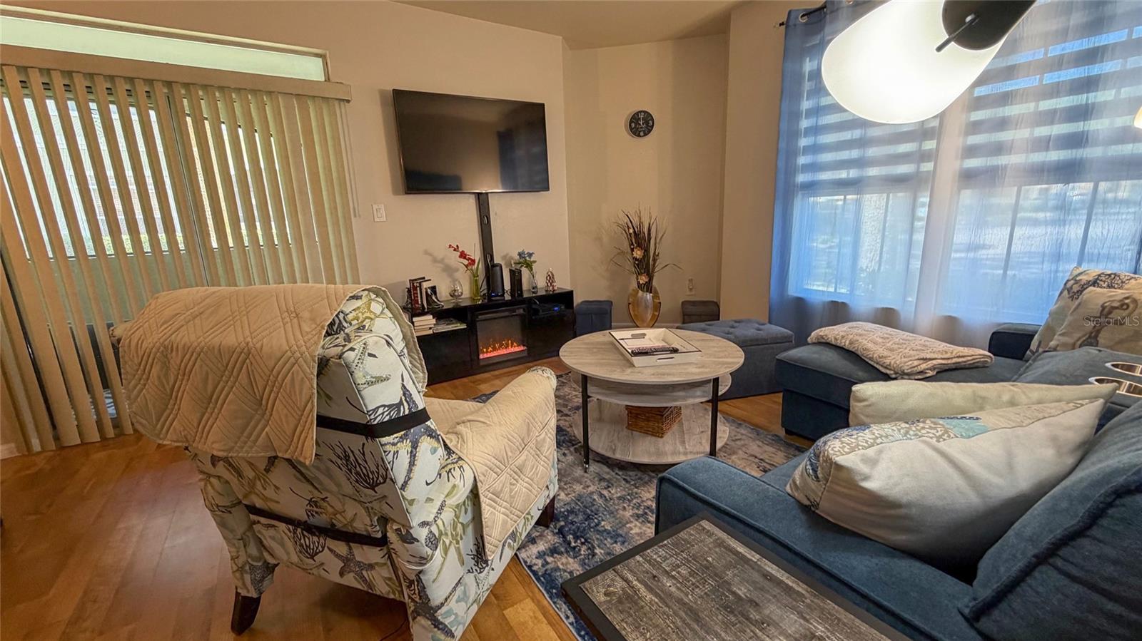 Image 4 of 64 For 1226 Missouri Avenue 1019