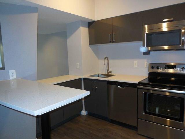 Image 4 of 11 For 2411 Horatio Street 524