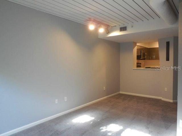 Image 5 of 11 For 2411 Horatio Street 524