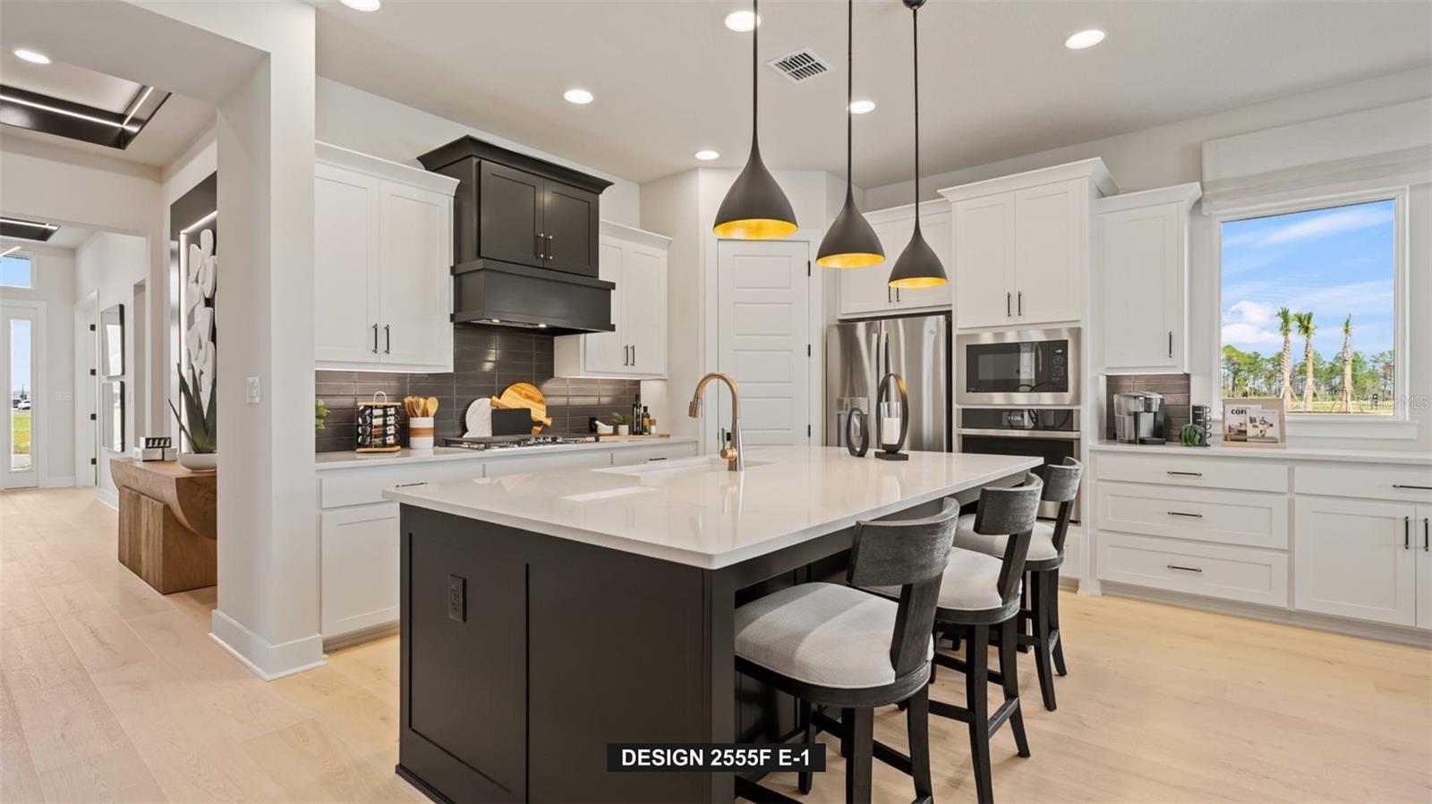 Listing photo id 4 for 9535 Sandy Shores Street