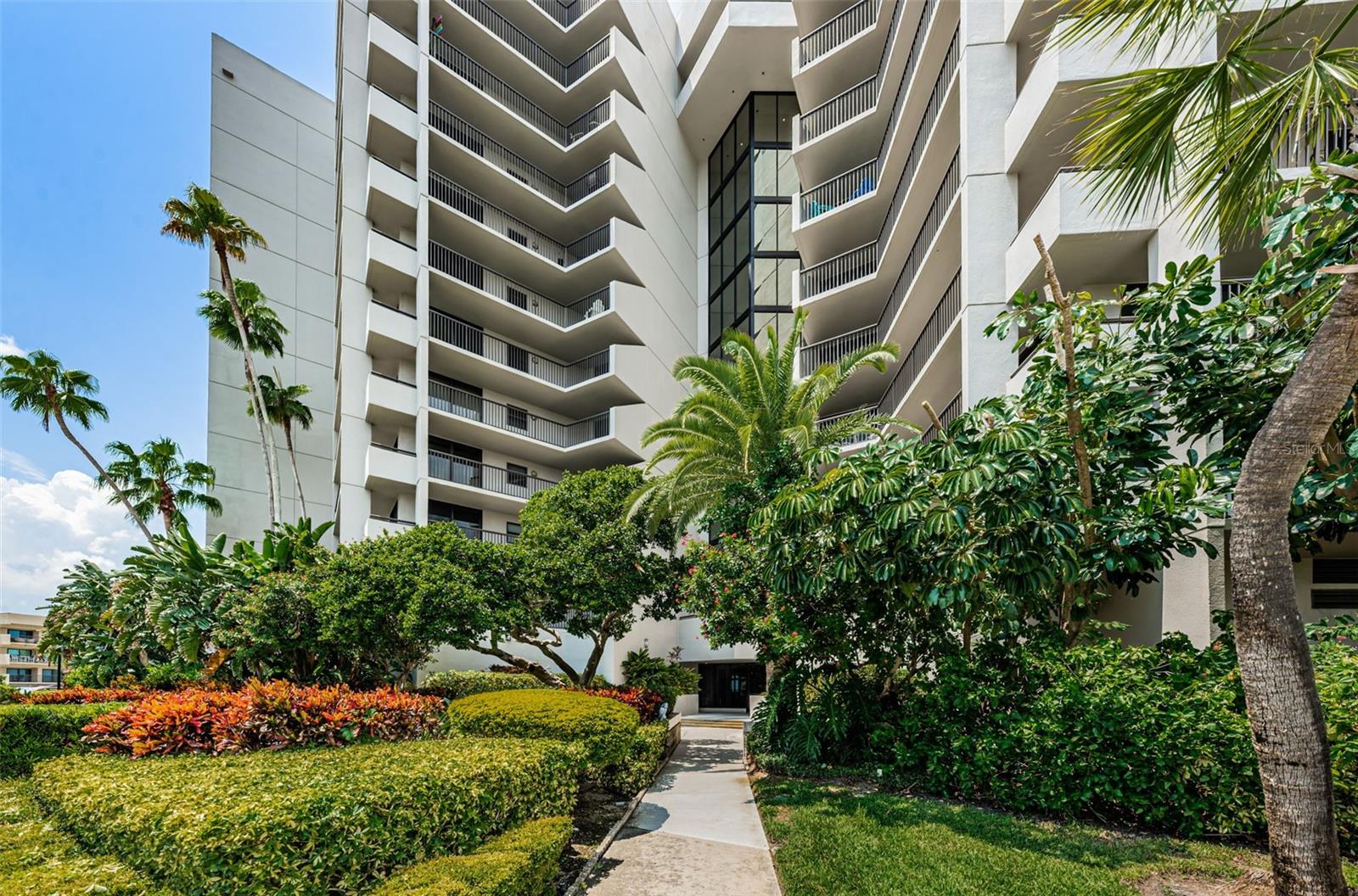 Image 12 of 81 For 1660 Gulf Boulevard 202