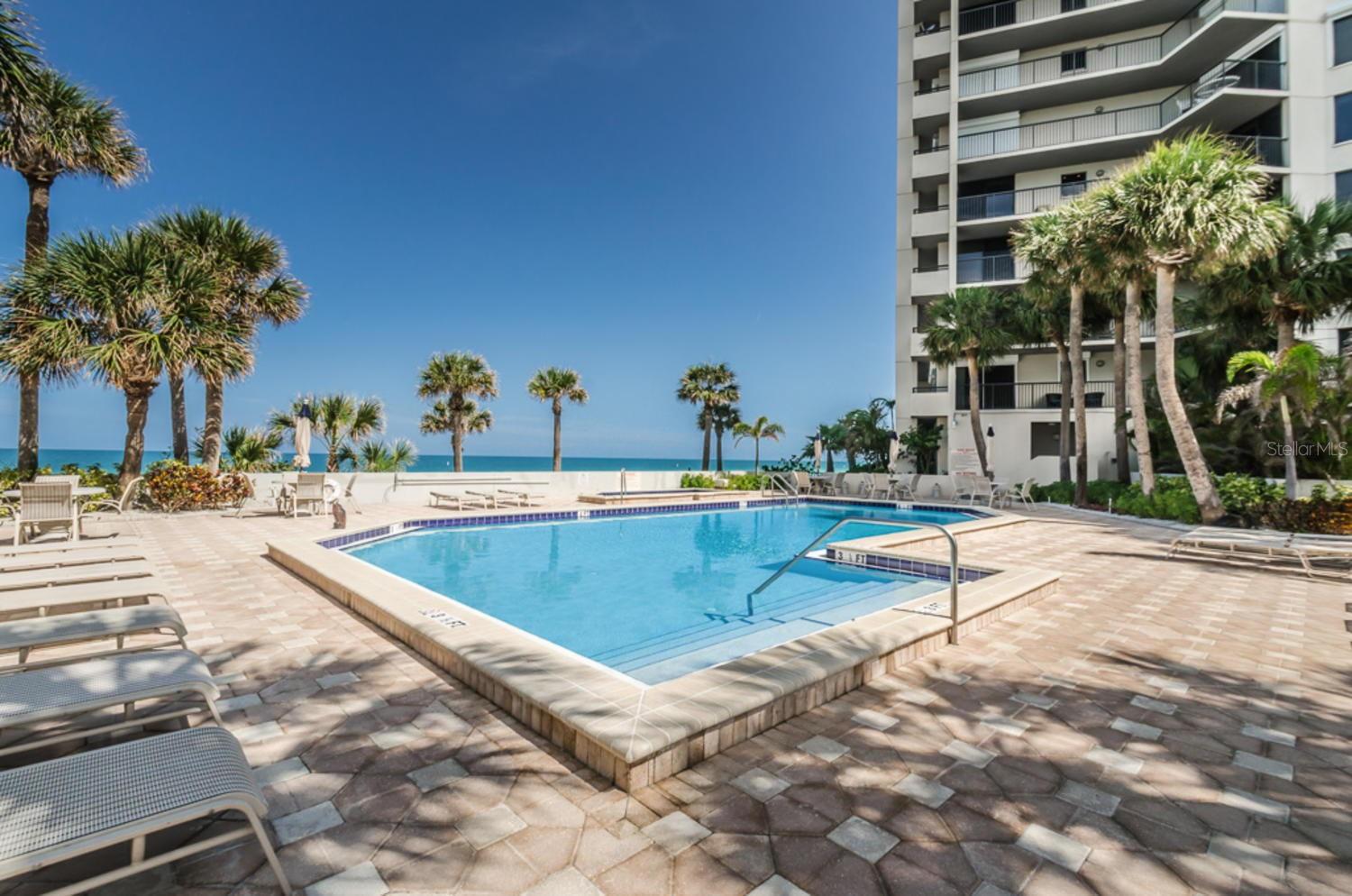 Image 14 of 81 For 1660 Gulf Boulevard 202