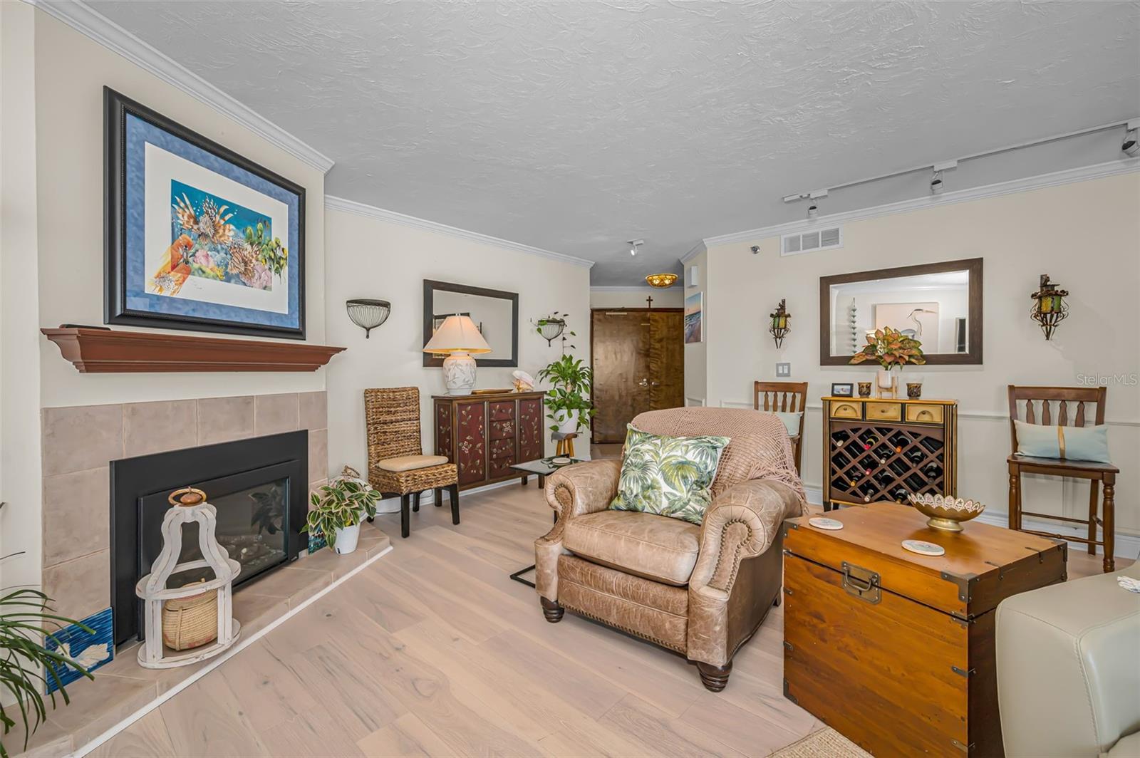 Image 21 of 81 For 1660 Gulf Boulevard 202