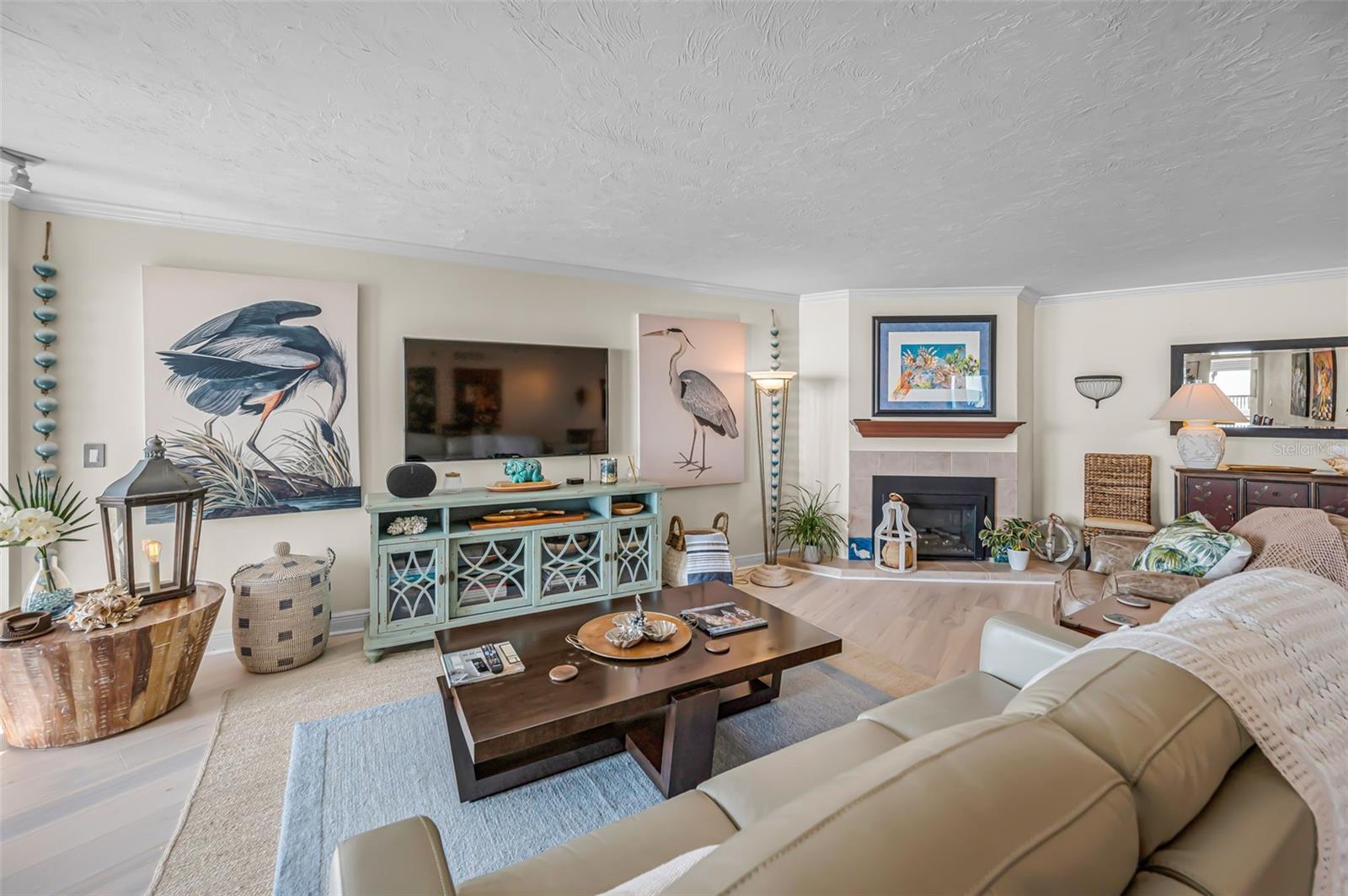 Image 22 of 81 For 1660 Gulf Boulevard 202